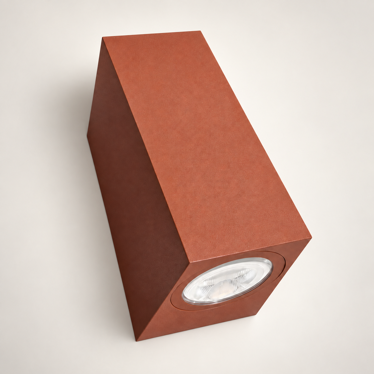 Complete rectangular outdoor light housing in a rust-coloured finish with clear glass, based on the physical sample requested with reference to RAL 8002