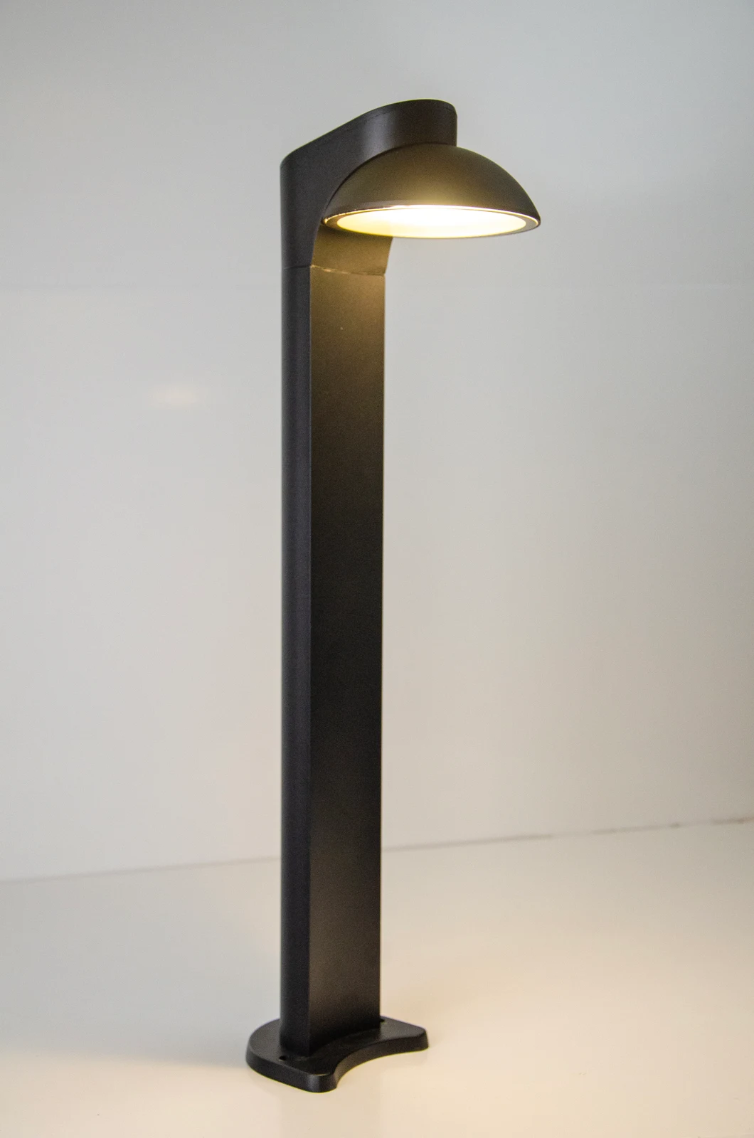 GD-ABX015-2-600 — Aluminium Garden Bollard Light