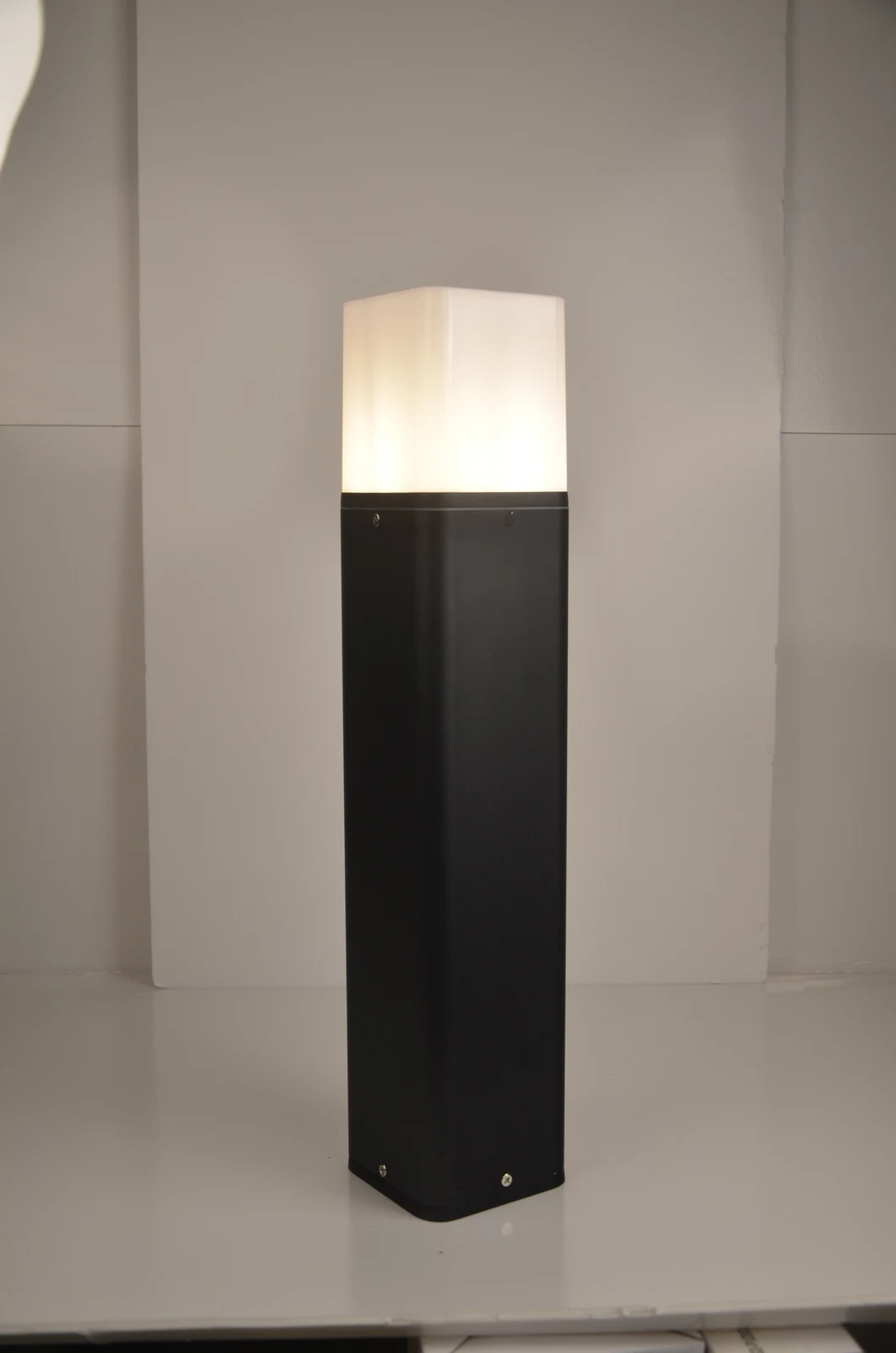 GD-ABX156-2-E27-600 — Aluminium Garden Bollard Light