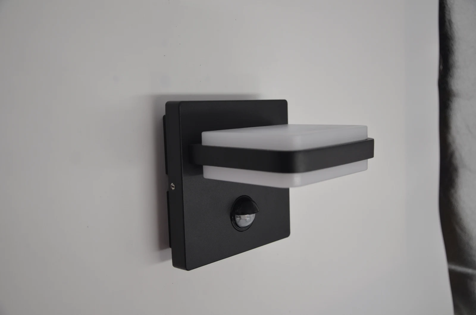 GD-AWK02-SEN — Aluminium Outdoor Wall Light