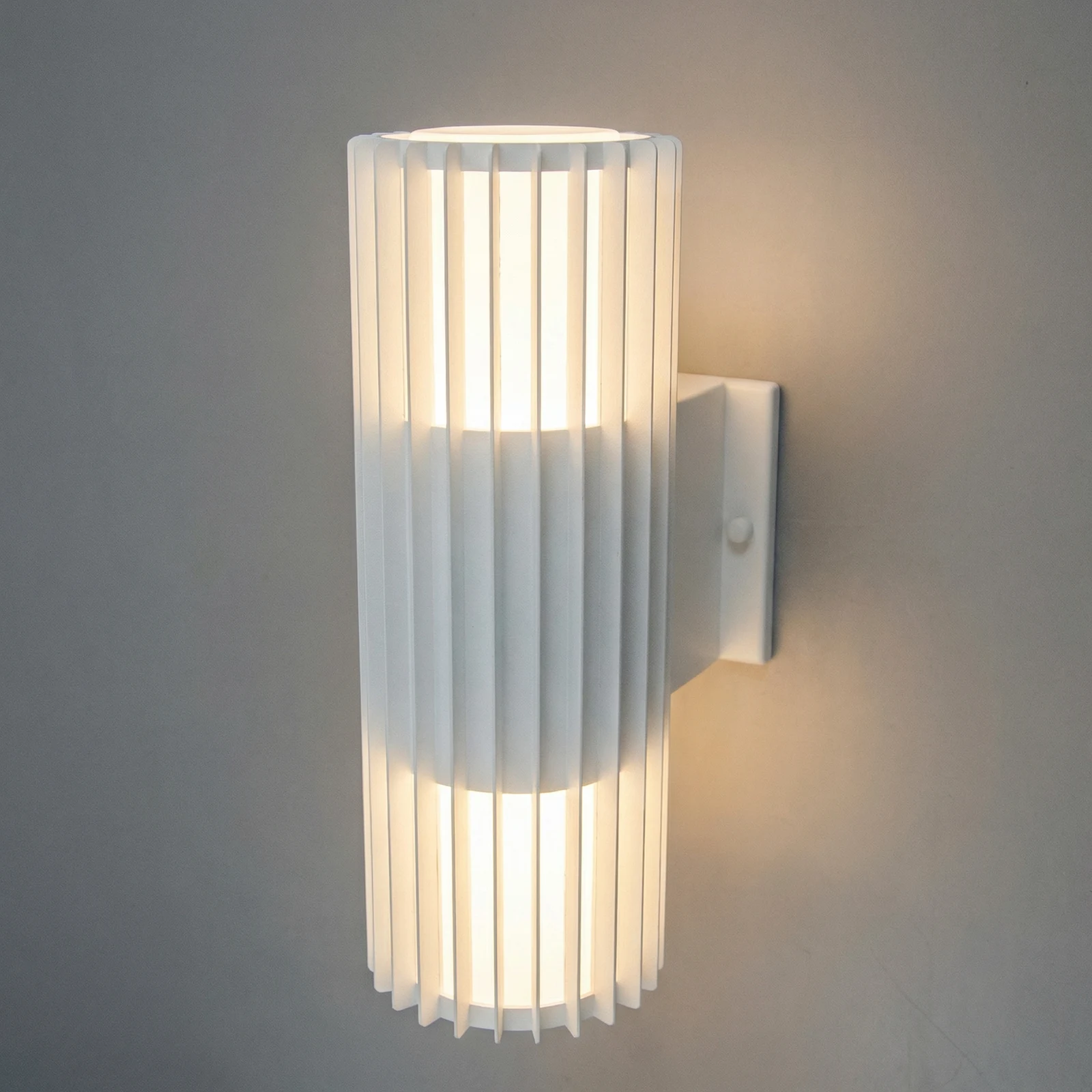GD-AWT01-2 · White · Illuminated product reference