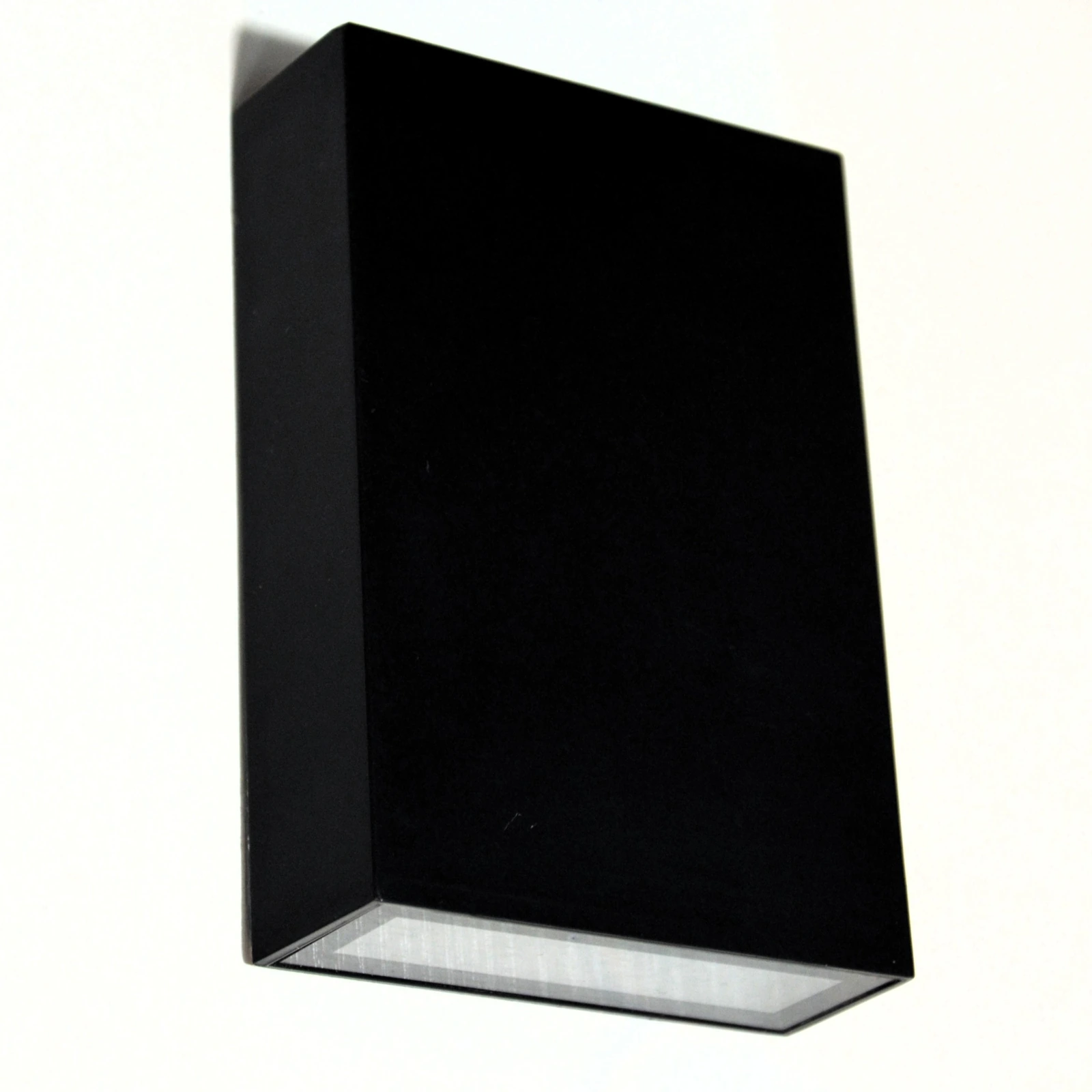 GD-BOX08 · cuerpo negro · vista desde otro ángulo