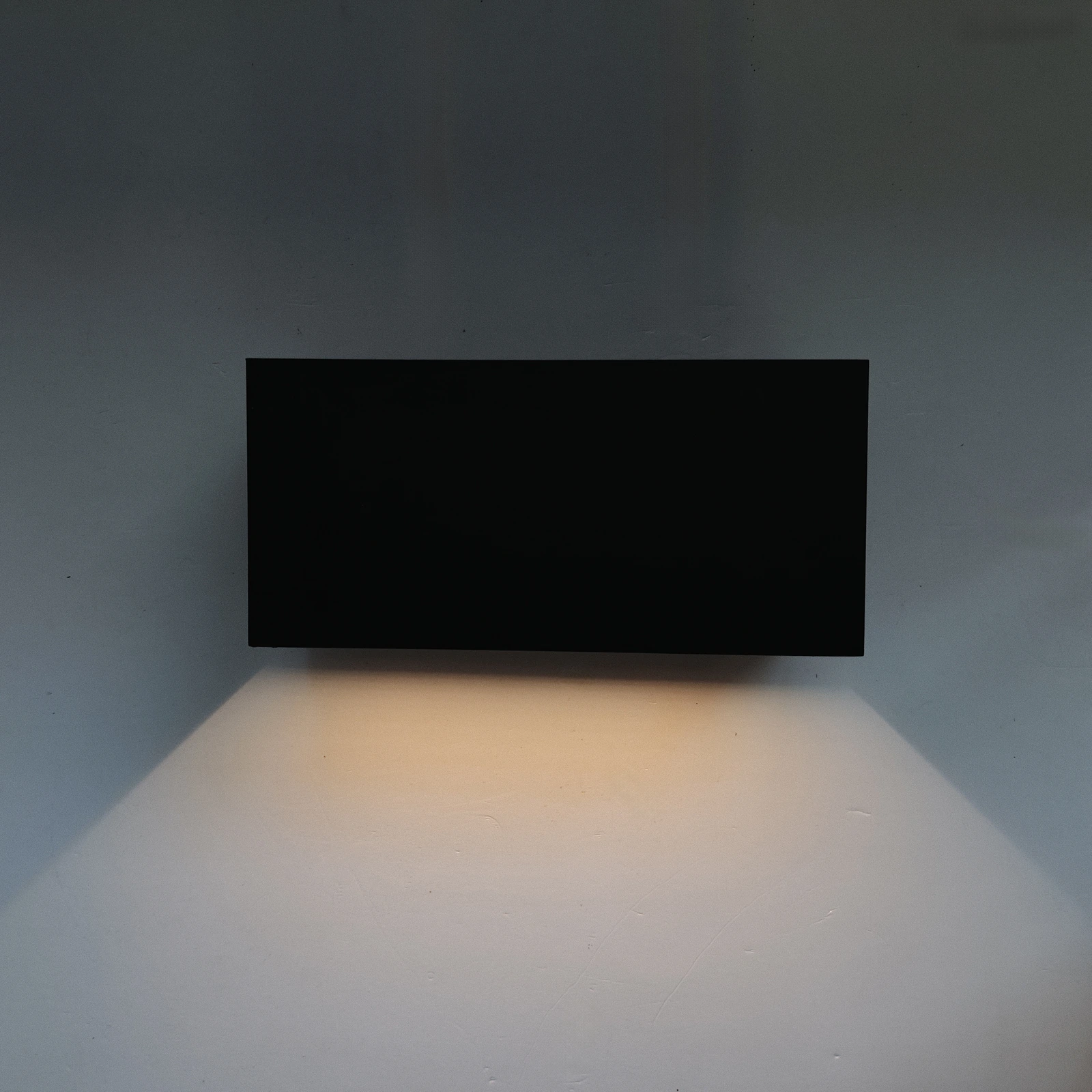 GD-BOX10-2 · black housing · light distribution