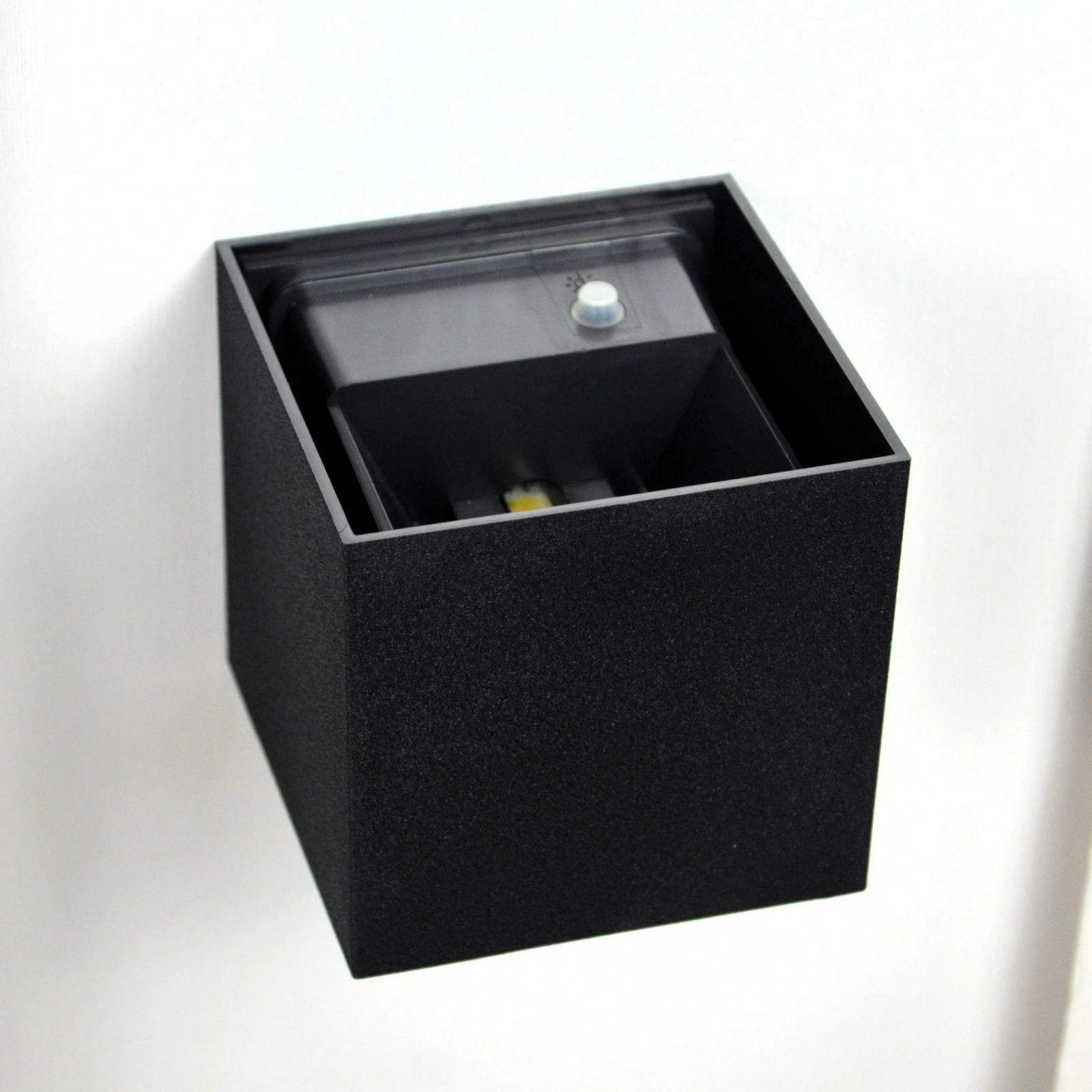GD-BOX10 · cuerpo negro · vista desde otro ángulo