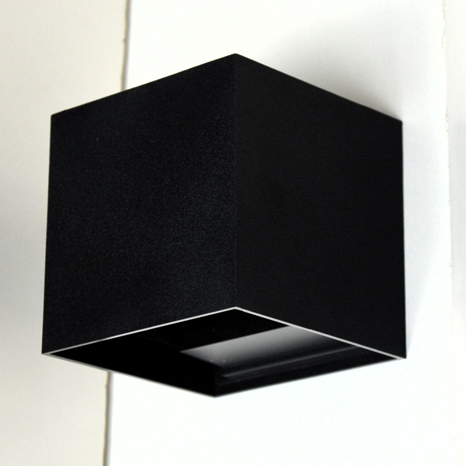 GD-BOX10 · cuerpo negro · vista del producto apagado