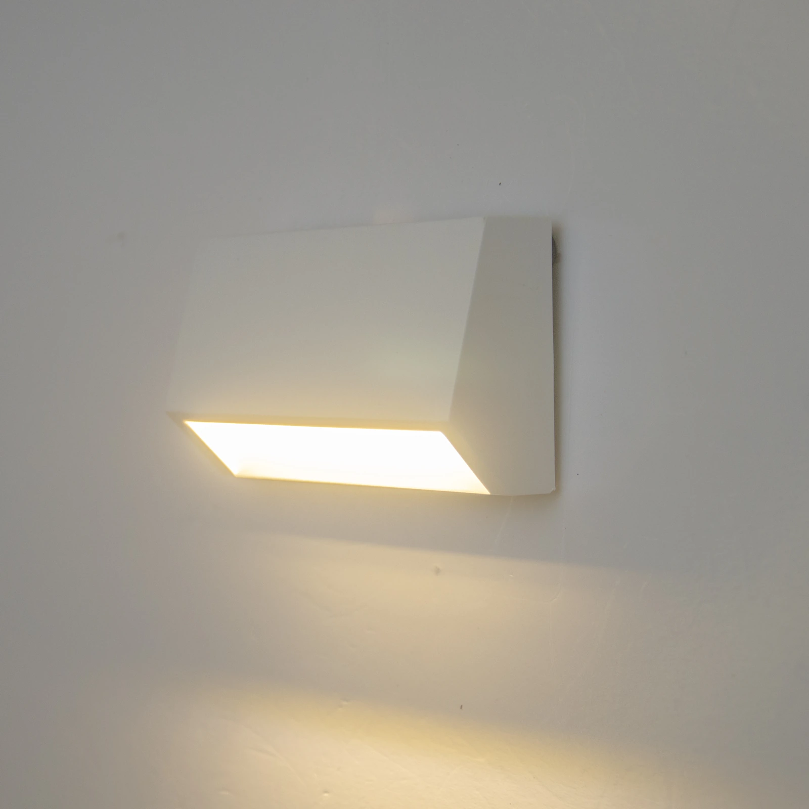 GD-PBL17 · cuerpo blanco · vista encendida