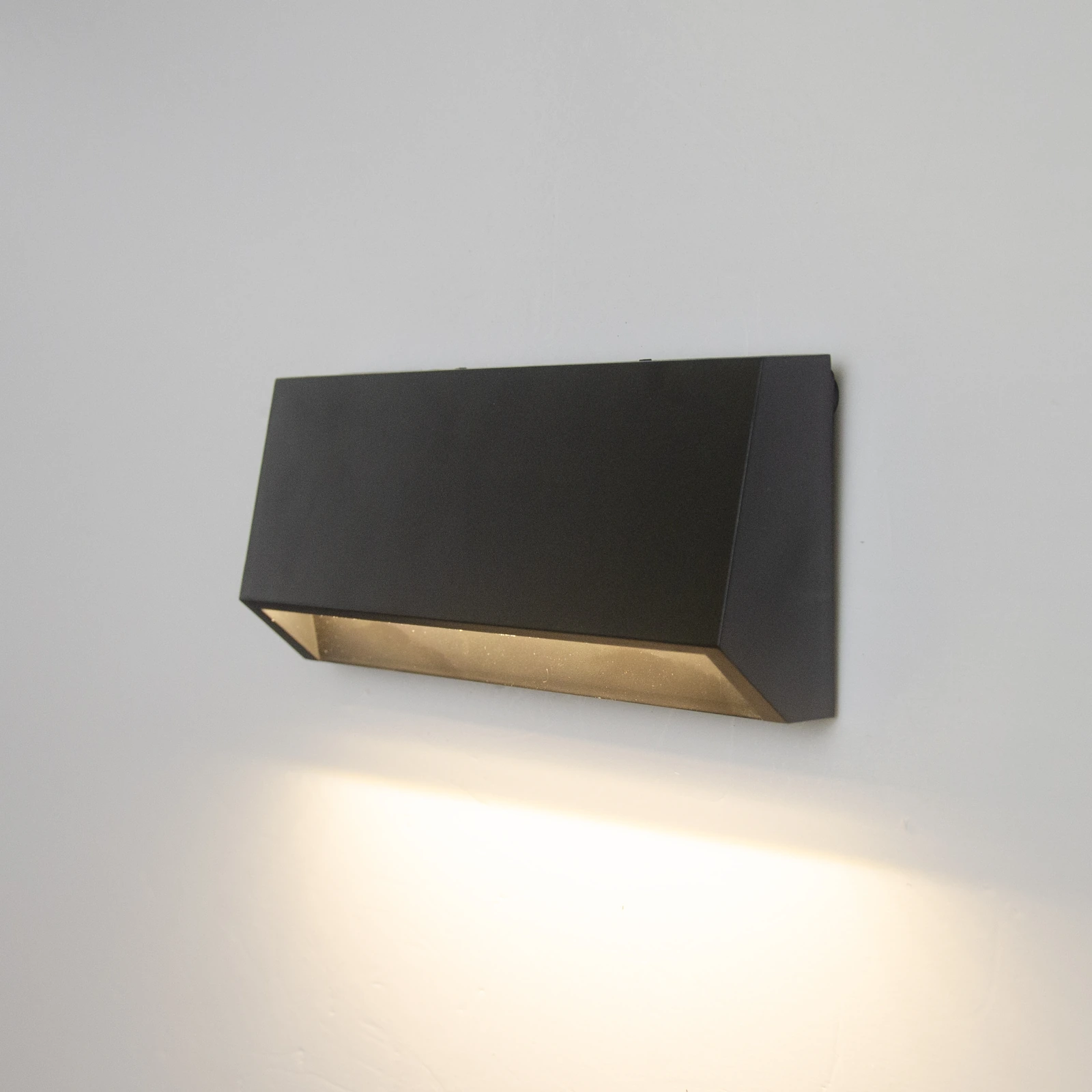 GD-PBL18 · cuerpo negro · vista encendida