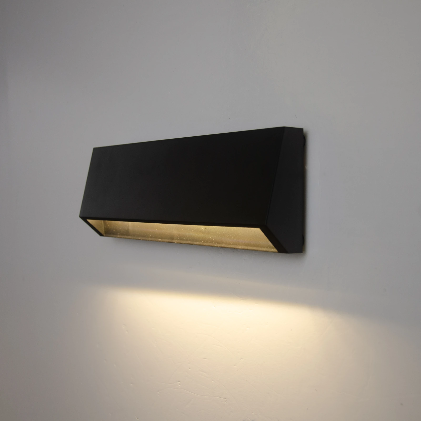 GD-PBL19 · cuerpo negro · vista encendida