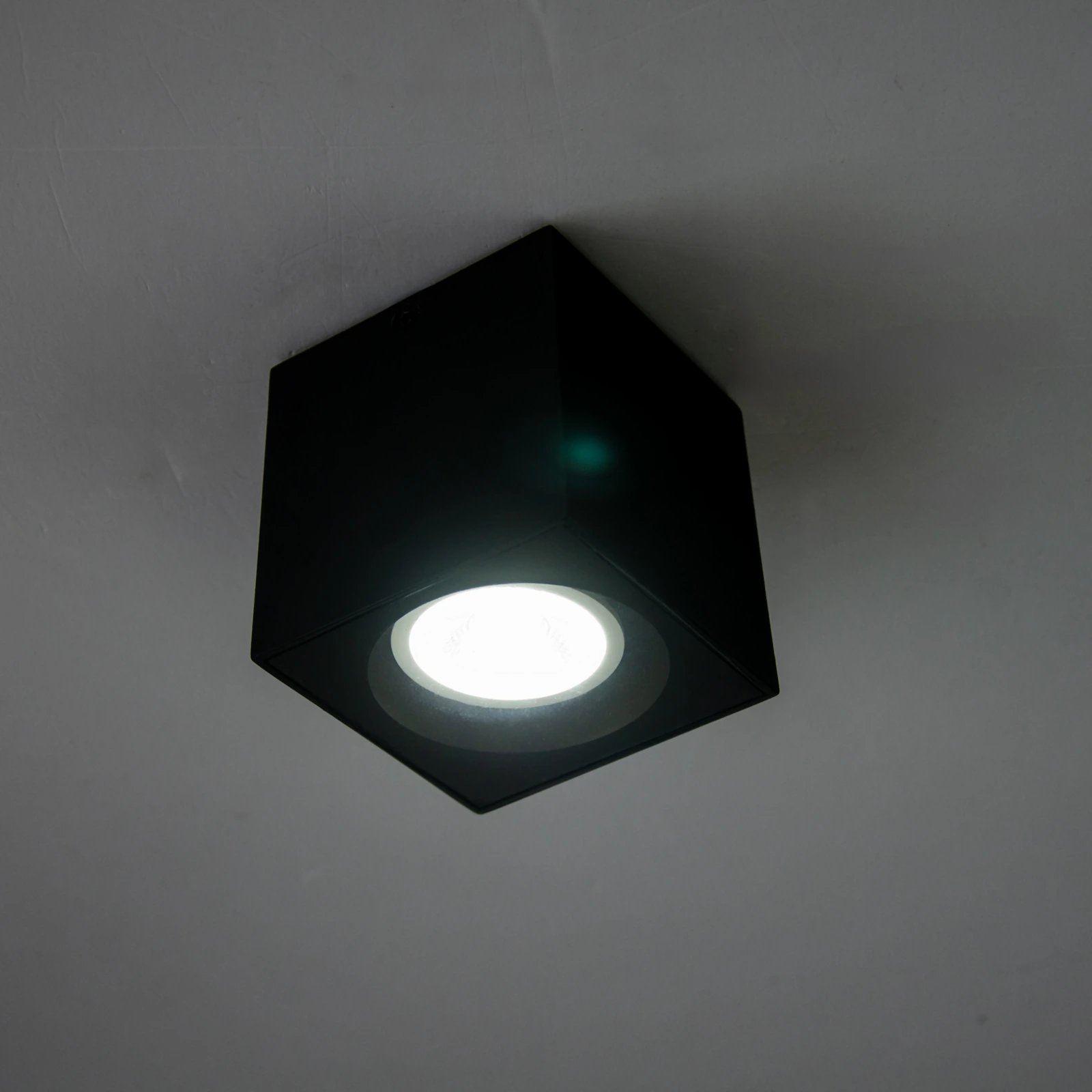 GD-PDL05 · cuerpo negro · vista encendida