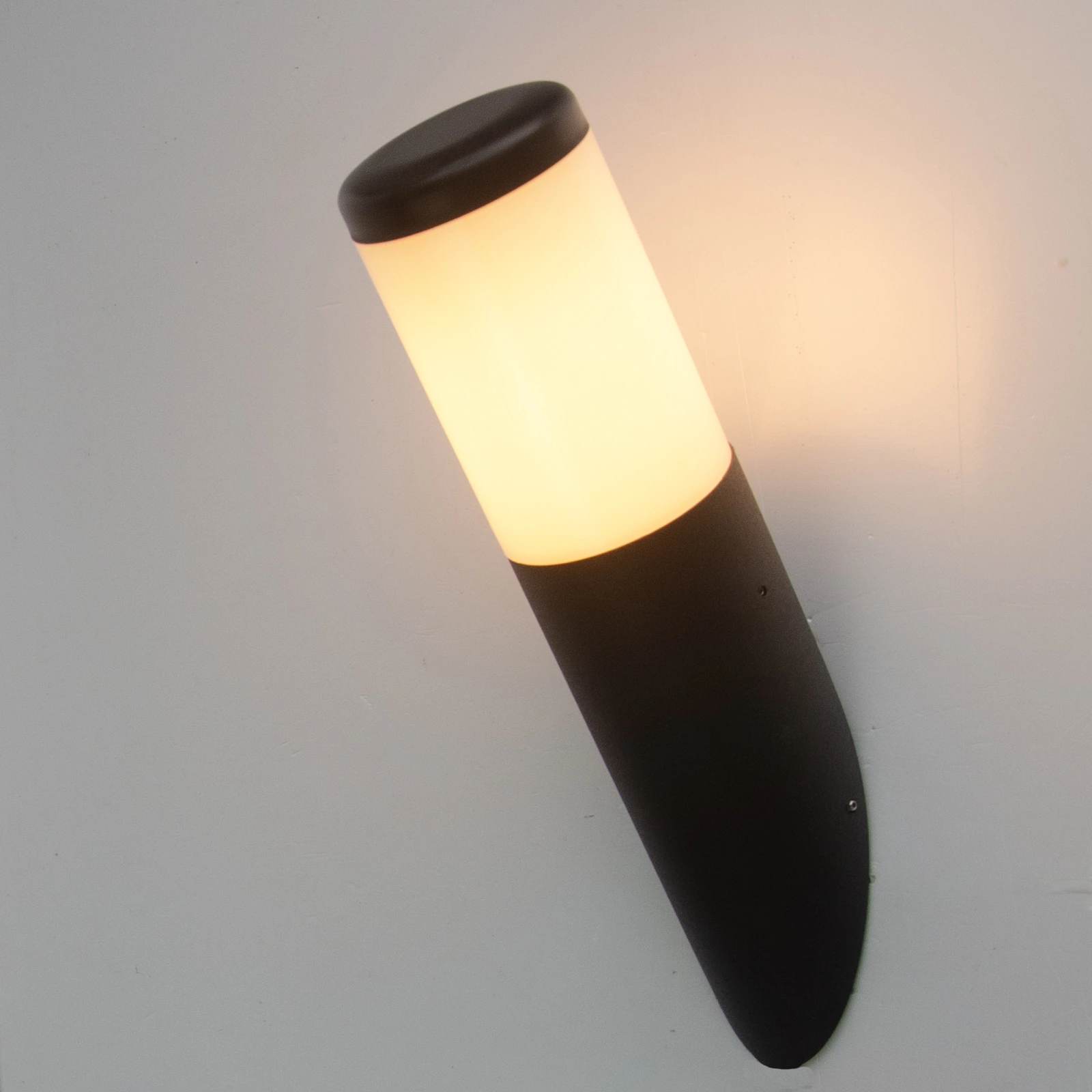 GD-PW012-5 · cuerpo negro · vista con luz encendida