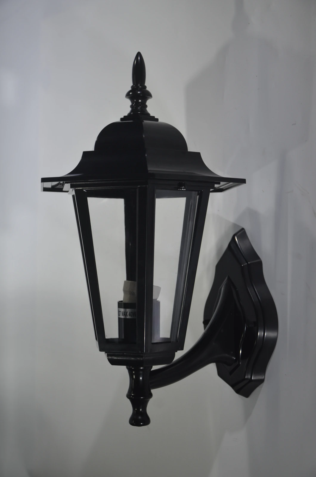 GD-PW030-E27 · black housing · additional angle