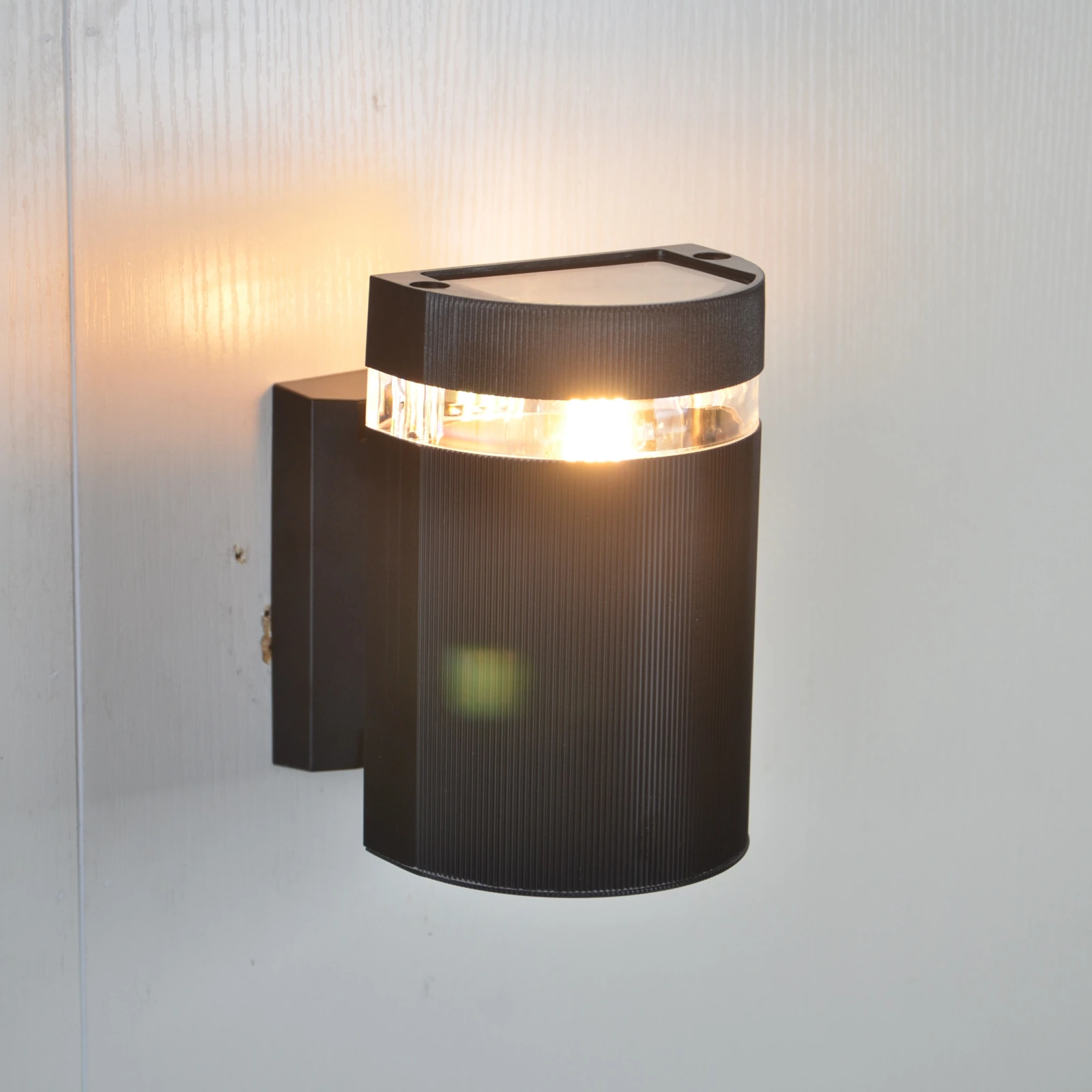 GD-WP37-1-1C · cuerpo negro · vista encendida