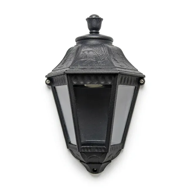 GD-PW037-E27 — Decorative pointed wall lantern