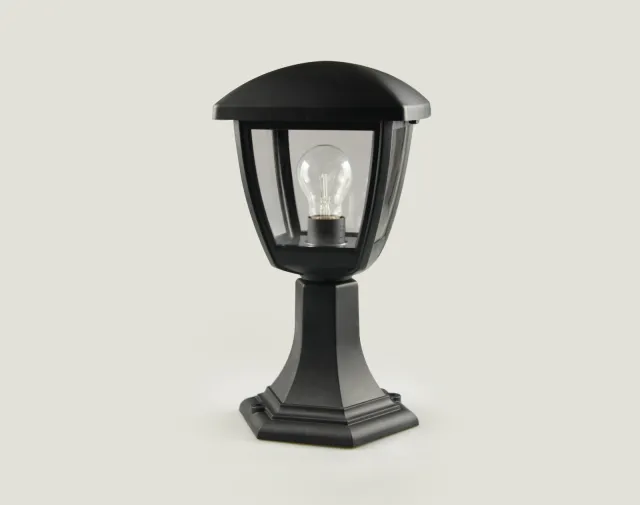 GD-BL01-E27-40 — Decorative Pedestal Lantern