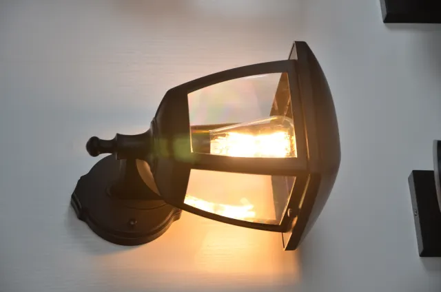 GD-PW015-E27-SEN — Square Lantern Sensor Wall Light